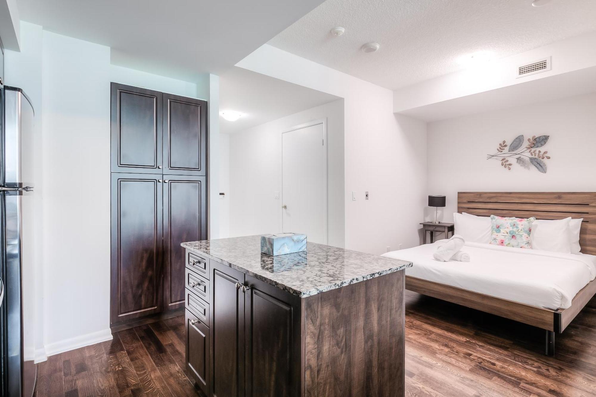 Rivetstays - The Neptune Торонто Екстер'єр фото