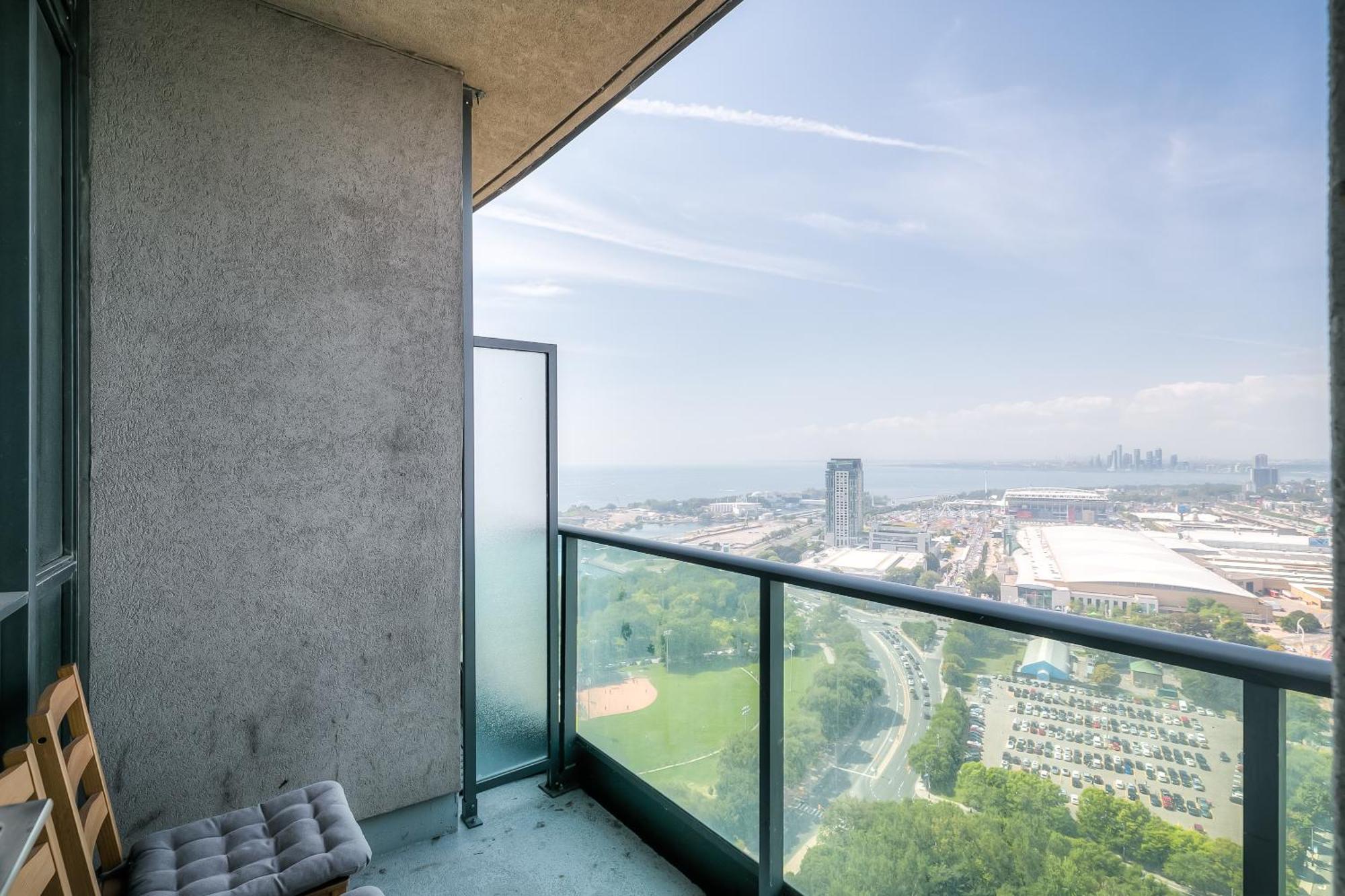 Rivetstays - The Neptune Торонто Екстер'єр фото